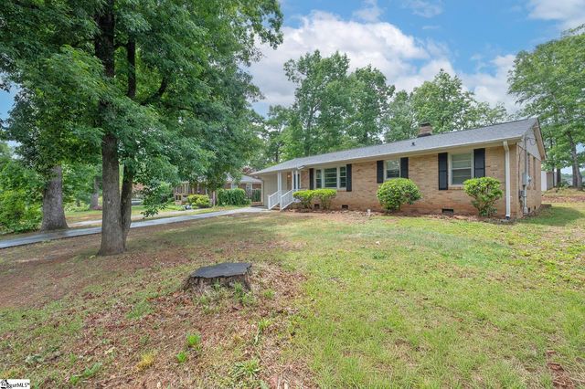 31 Blue Mountain Drive, Greenville, SC 29617