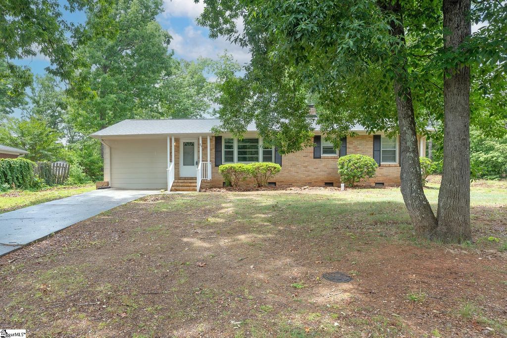 31 Blue Mountain Drive, Greenville, SC 29617