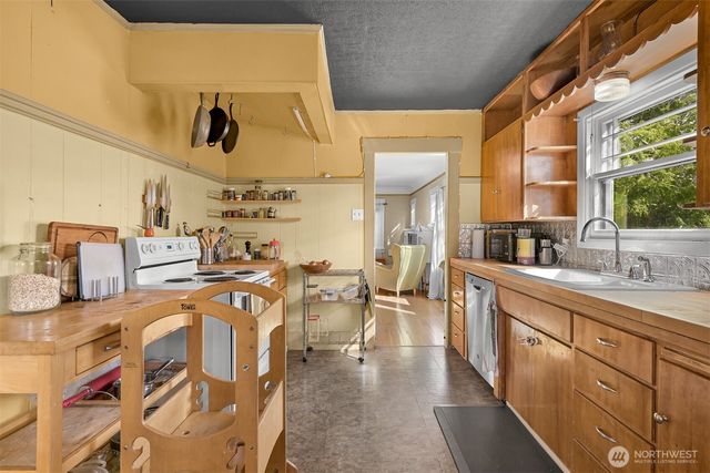 503 W Illinois Street, Bellingham, WA 98225