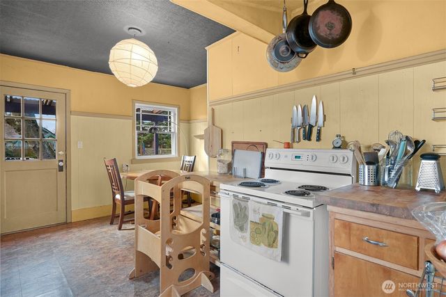 503 W Illinois Street, Bellingham, WA 98225