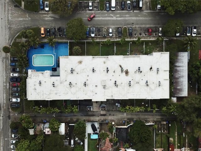 2175 NE 170th St 108, North Miami Beach, FL 33162