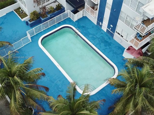 2175 NE 170th St 108, North Miami Beach, FL 33162