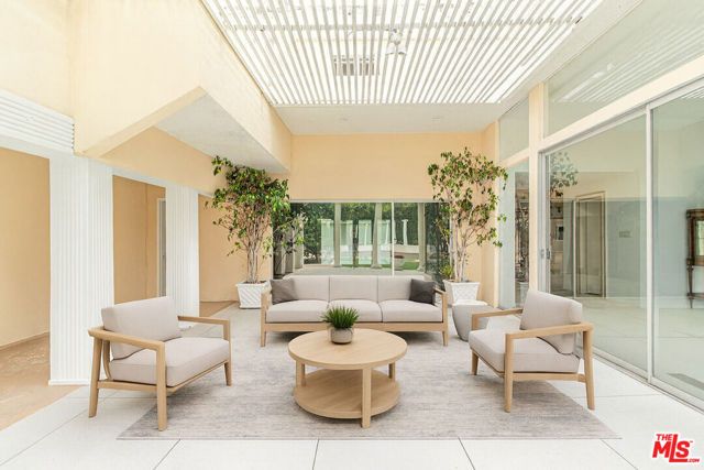 713 N Elm Drive, Beverly Hills, CA 90210