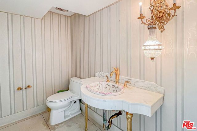 713 N Elm Drive, Beverly Hills, CA 90210