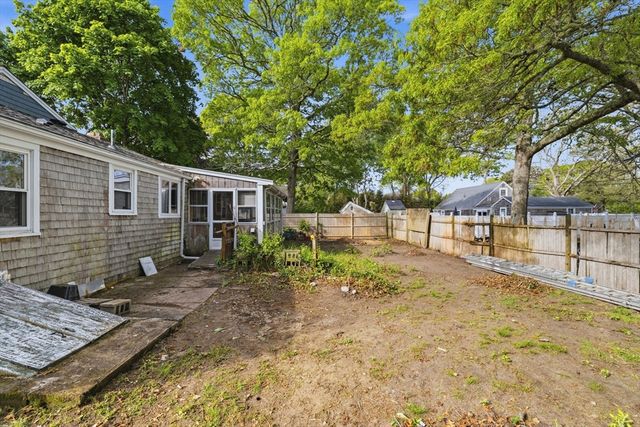 15 Anthony Rd, Yarmouth, MA 02673