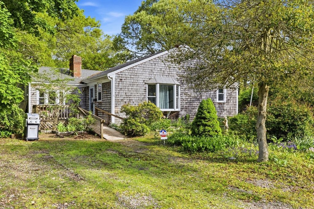 15 Anthony Rd, Yarmouth, MA 02673