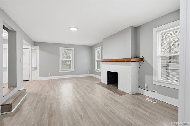 16614 Sunderland Road, Detroit, MI 48219