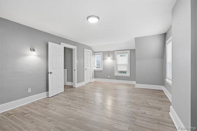 16614 Sunderland Road, Detroit, MI 48219