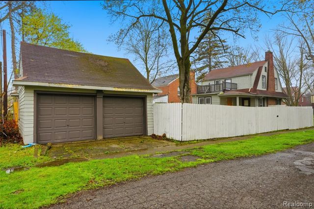 16614 Sunderland Road, Detroit, MI 48219