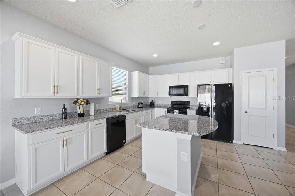 Image 16 of property listing at 5118 CLAREMONT COURT, Polk City, FL 33868