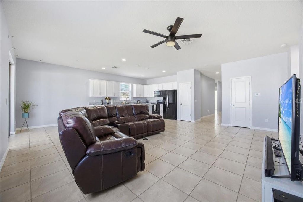 Image 17 of property listing at 5118 CLAREMONT COURT, Polk City, FL 33868