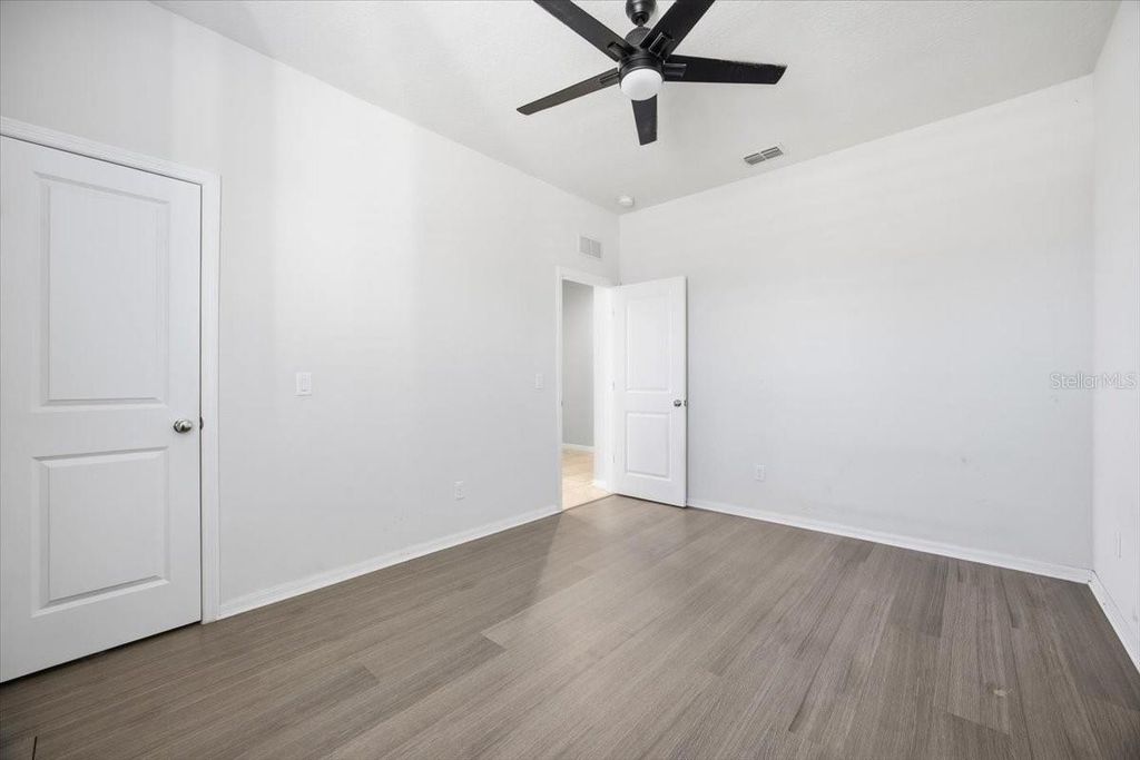 Image 9 of property listing at 5118 CLAREMONT COURT, Polk City, FL 33868