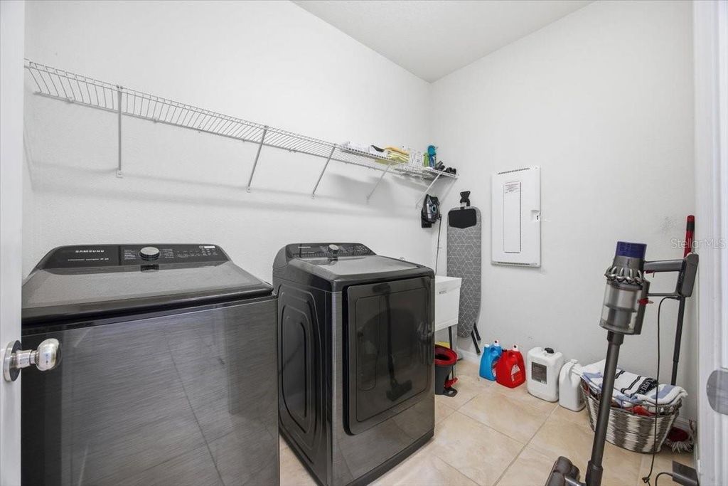 Image 10 of property listing at 5118 CLAREMONT COURT, Polk City, FL 33868