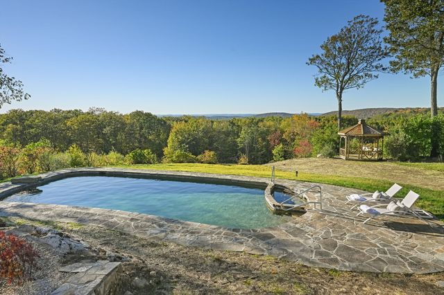 71 Peaceable Ridge Road, Ridgefield, CT 06877