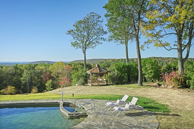 71 Peaceable Ridge Road, Ridgefield, CT 06877