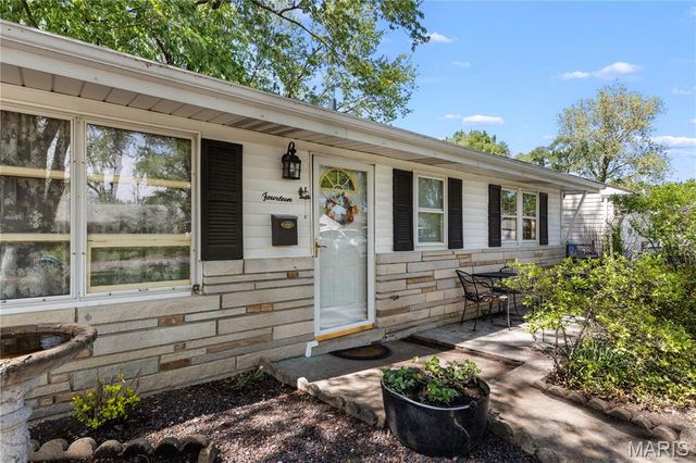 14 Elwood Court, Florissant, MO 63031