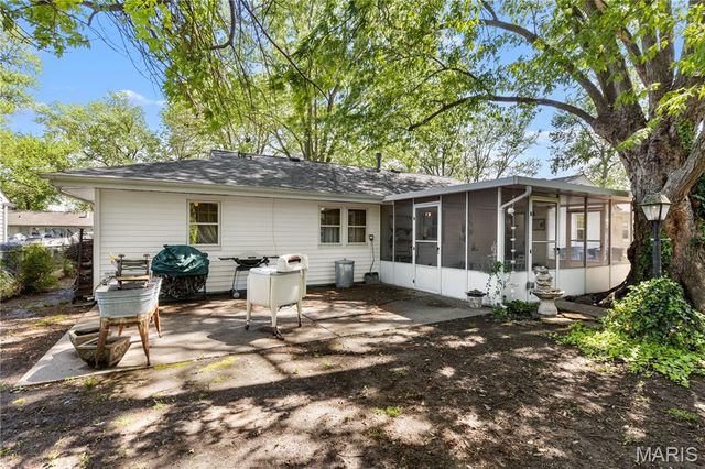 14 Elwood Court, Florissant, MO 63031