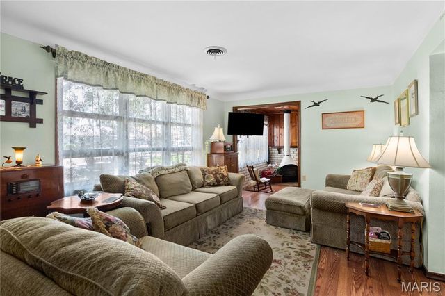 14 Elwood Court, Florissant, MO 63031