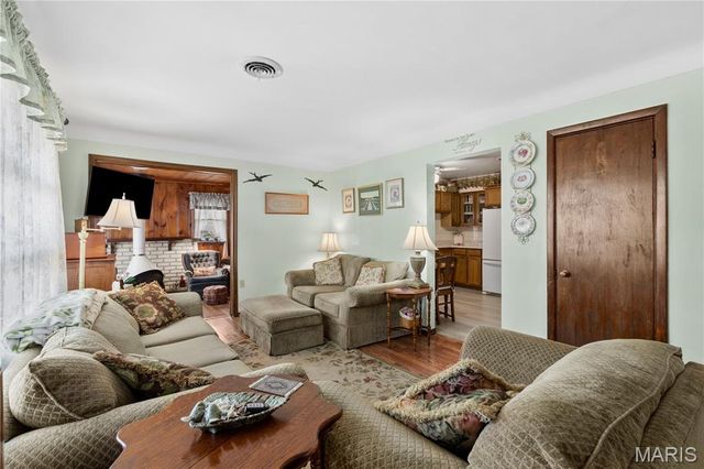 14 Elwood Court, Florissant, MO 63031