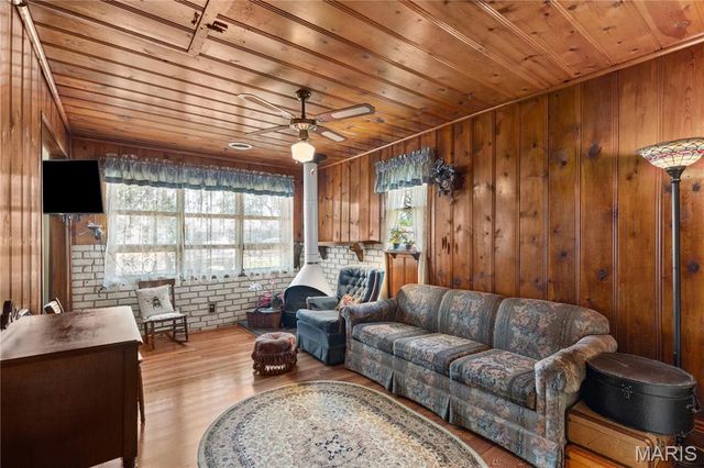 14 Elwood Court, Florissant, MO 63031