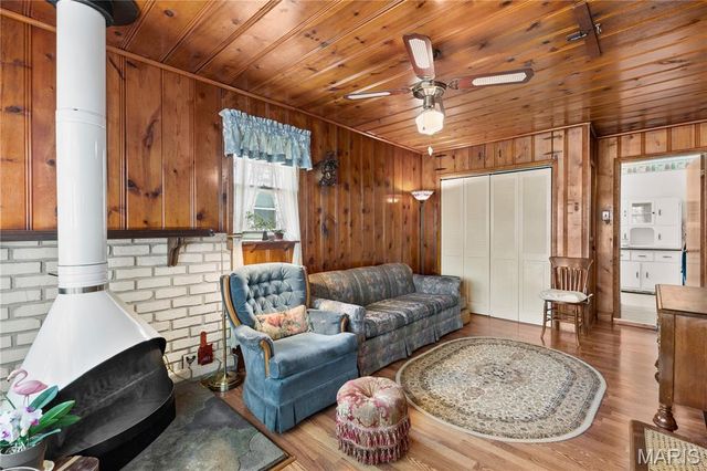 14 Elwood Court, Florissant, MO 63031