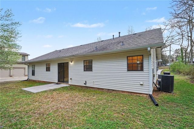 555 Cardell SE Circle, Mableton, GA 30126