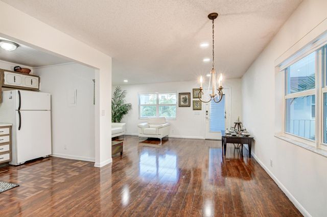 42 Burgundy A A, Delray Beach, FL 33484