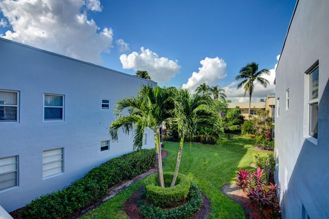 42 Burgundy A A, Delray Beach, FL 33484