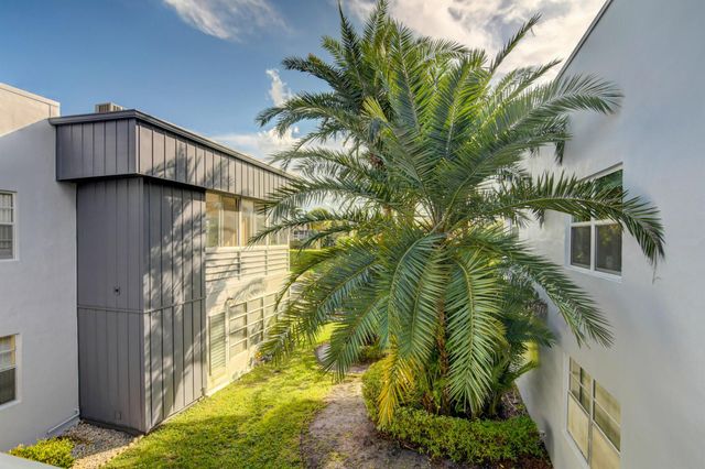 42 Burgundy A A, Delray Beach, FL 33484