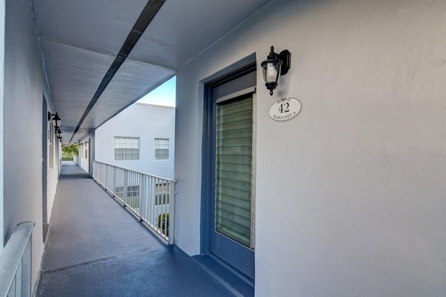 42 Burgundy A A, Delray Beach, FL 33484
