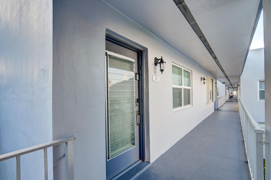 42 Burgundy A A, Delray Beach, FL 33484