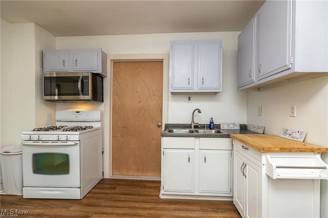 6306 Flowerdale Avenue, Cleveland, OH 44144