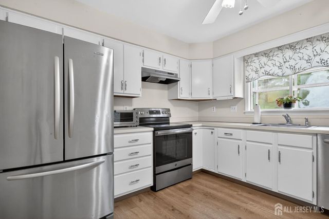 4-B James Polk Court, Monroe, NJ 08831