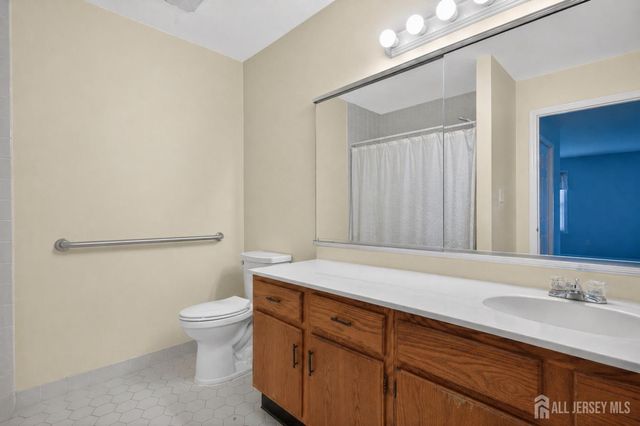 4-B James Polk Court, Monroe, NJ 08831