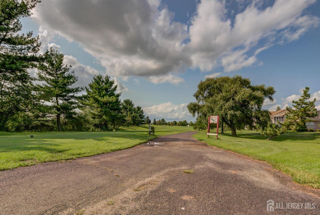4-B James Polk Court, Monroe, NJ 08831