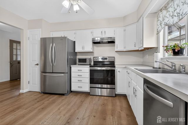 4-B James Polk Court, Monroe, NJ 08831