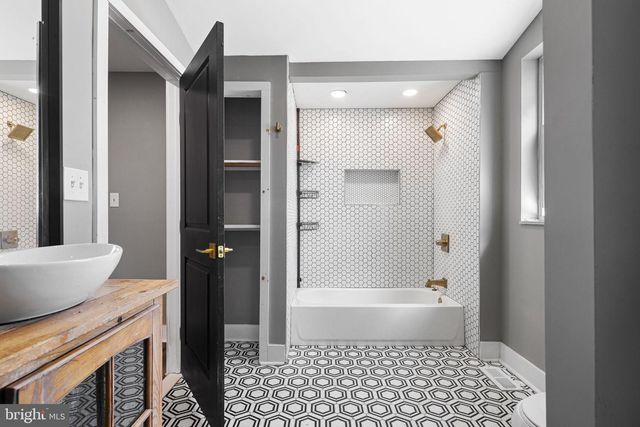 4626 E THOMPSON ST, Philadelphia, PA 19137