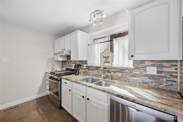 5326 Odell Street, St Louis, MO 63139