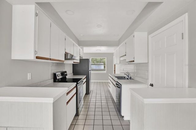 10711 SEMINOLE DRIVE N, St Petersburg, FL 33708