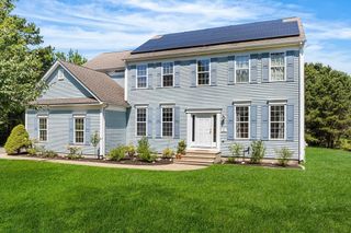 2 Gabriel Ln, Plymouth, MA 02360