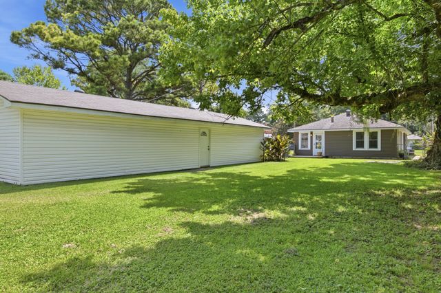 1235 Schex Drive, Bossier City, LA 71112