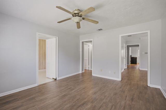 1235 Schex Drive, Bossier City, LA 71112
