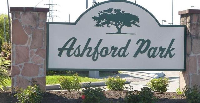 12614 Ashford Chase Drive, Houston, TX 77082