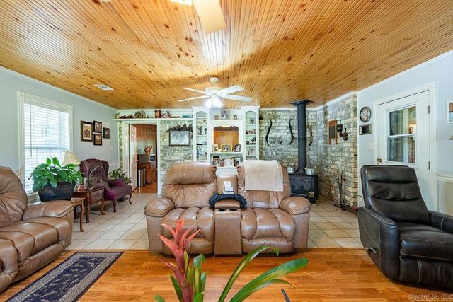 536 Old Railroad Road, Searcy, AR 72143