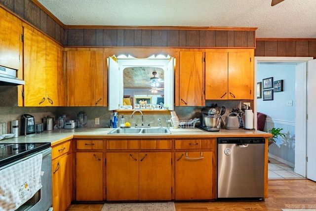 536 Old Railroad Road, Searcy, AR 72143