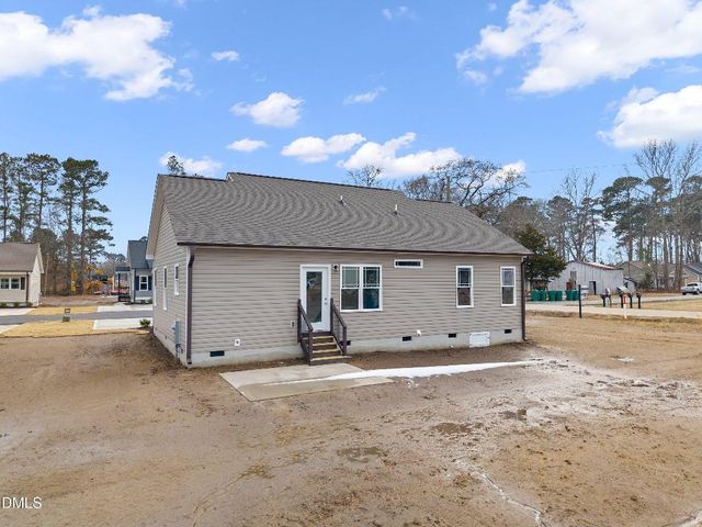 924 Micro Road W, Selma, NC 27576