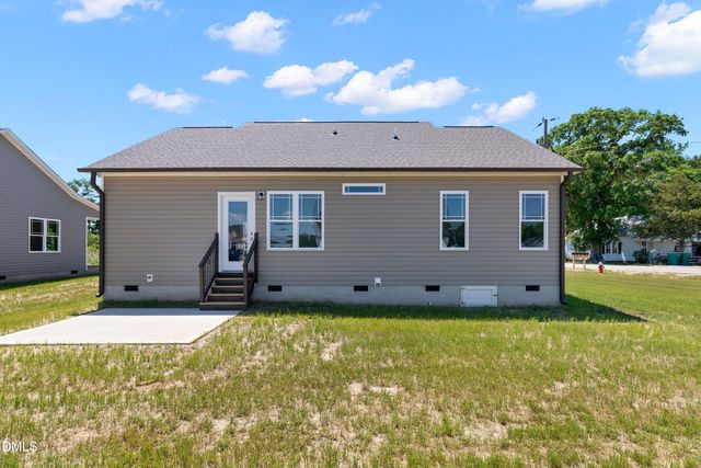 924 Micro Road W, Selma, NC 27576