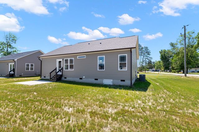 924 Micro Road W, Selma, NC 27576