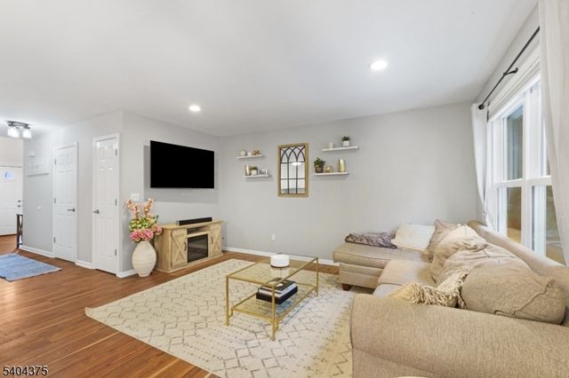 6 Druid Ln, Hardyston Twp., NJ 07419