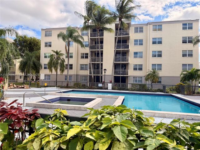8255 Lake Dr 506, Doral, FL 33166